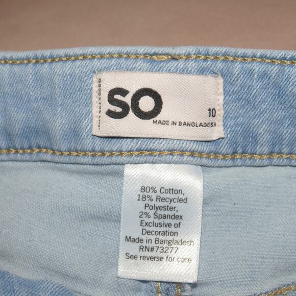 SO Light Wash Denim Embroidered Girls Jean Shorts - Picture 5 of 6